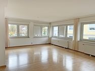 Großzügige und helle 4 Zimmer-Wohnung mit Einbauküche in der Innenstadt/Fußgängerzone von Bad Oeynhausen - Bad Oeynhausen