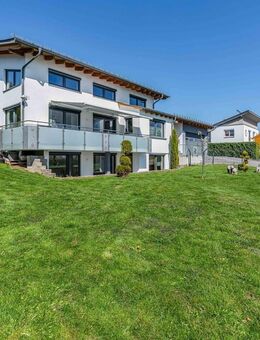 RUHE PUR - GROSSZÜGIGES EINFAMILIENHAUS MIT EINLIEGERWOHNUNG IN BALLENDORF - Ballendorf