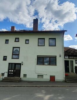 Viel Platz und viele Möglichkeiten für den Handwerker in Arzberg - Arzberg (Bayern)