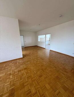 4-Zimmer Wohnung mit Balkon [VAC-17330] - Karlsruhe