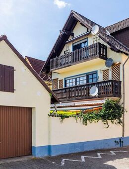 Attraktives Zweifamilienhaus mit Gartenparadies und Garage - Trebur