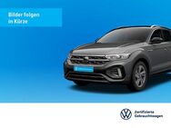 VW Golf, 2.0 TDI Life SHZHZG, Jahr 2021 - Idstein