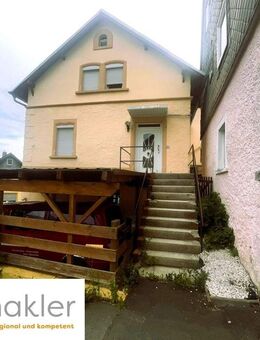 Renovierungsbedürftiges Einfamilienhaus in Enchenreuth: Potenzial und Gestaltungsmöglichkeiten - Helmbrechts