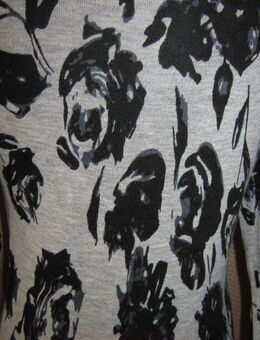NEU * Edel * Rosen * Romantik * Flower- Power * Fein- Strickjacke * Cardigan "okay" Gr. 38- 40/ S- M * grau * schwarz * - Riedlingen