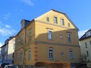 Ab Aug. 2025: Hübsche, kleine 2-Zimmer-Wohnung mit Balkon, Laminatboden, separater Küche & Badewanne - Coswig