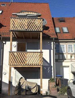Singlewohnung mit S-Bahn-Anschluss: moderne 1-Zimmer-Wohnung mit großem Balkon und separater Küche! - Kirchberg (Murr)