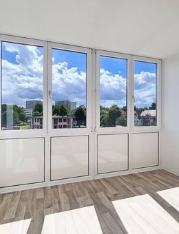 2 Warmmieten mitnehmen*: chice 3 ZimmerWE mit verglaster Loggia & Duschbad (Stellplatz auf Anfrage) - Freiberg