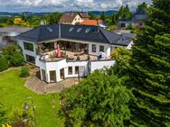 Overath-Linde: Großzügiges Einfamilienhaus auf traumhaftem Grundstück mit Weitblick - Overath