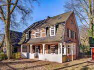Romantische, aufwendig sanierte Altbau-Villa mit Veranda in Elbnähe - Hamburg