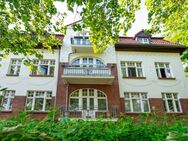 TOP-Chance für Kapitalanleger: Sonnige 4-Zimmer-Dachgeschosswohnung mit Südloggia - provisionsfrei - Berlin