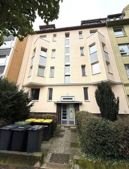 Altbau-Charme: 2-ZKB, Balkon inkl. Einbauküche - Hildesheim