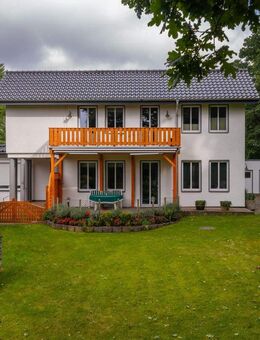 Saniertes ZFH mit 11 Zimmern, 4 Bädern, 2 Terrassen und Balkonen und 4 Stellplätzen in Pansdorf - Ratekau