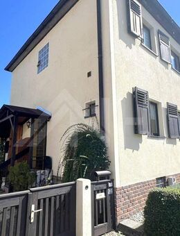 Ein Ort, an dem sich das Leben angenehm entschleunigt ... Einfamilienhaus mit Gartenidylle, Garage und Raum für individuelle Renovierungswünsche - Leipzig