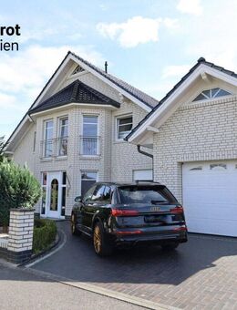 Stilvolles Zweifamilienhaus mit eindrucksvoller Größe zu verkaufen! - Cloppenburg