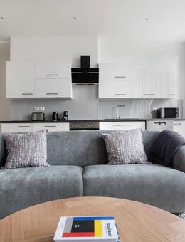 Exquisite 3-Zi-Wohnung, Top-Lage mit Parkblick. Voll möbliert, komplett ausgestattet. - Berlin