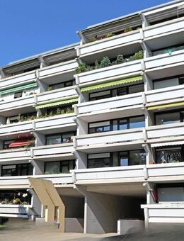 Wohnen in München Perlach! Gepflegte 3 ½-Zi.-ETW mit Aufzug, Südbalkon & TG - bezugsfrei - München