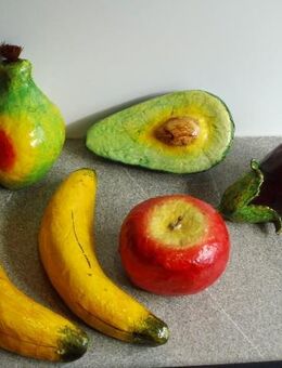 6 x Deko Obst Pappmaché Bananen Apfel Mango Aubergine Papaya - Flensburg