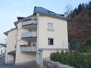 Große 3-Zimmerwohnung mit Einbauküche, Balkon und Terrasse, Gäste-WC, Garage - Bad Schwalbach