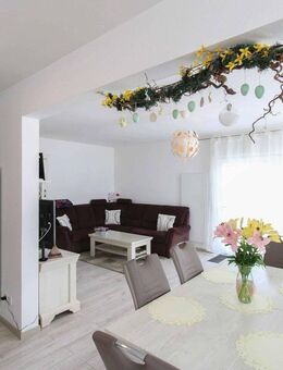 Wohnen auf einer Fläche - Moderner Bungalow: effizient, Barrierefrei und Zukunftssicher - Burladingen