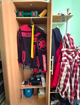 Schrank für Schuhe und Bekleidung - Hannover