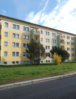 3 RWE im Erdgeschoss mit Badewanne und Balkon - Meißen