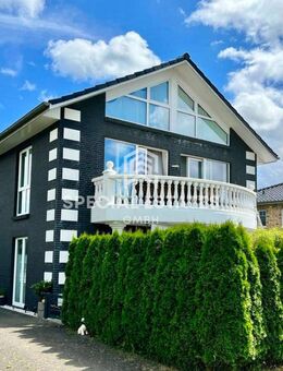 Exklusives Niedrigenergie-Zweifamilienhaus mit Garten und Balkon am Golfplatz! - Bad Bramstedt