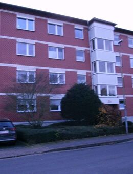 Exklusive helle 4,5 Zimmer Wohnung mit Balkon und TG-Platz in Emmerthal - Emmerthal