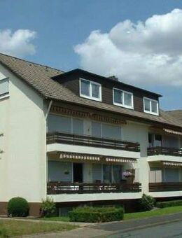 Schicke 2-Zimmer-Wohnung mit geräumiger Küche und Balkon in ruhiger Wohnlage - Bad Salzuflen