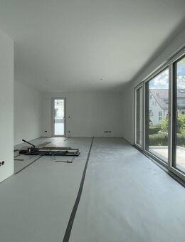 Exklusive 2-Zimmer-Neubauwohnung mit Balkon in ruhiger Lage von München! - München