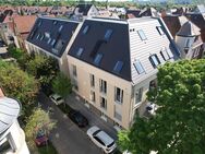 *** Schicke Dachgeschoss-Wohnung, bequem erreichbar mit Aufzug *** - Stuttgart