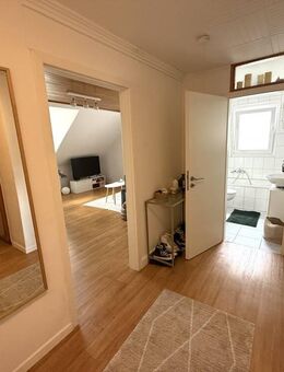 Perfekte Singlewohnung in Buer mit stilvoller Einbauküche | ca. 45 m² gemütliche Dachgeschosswohnung - Gelsenkirchen