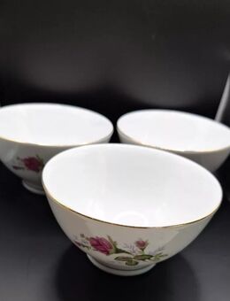 3 Kleine Schalen aus China mit Goldrand Blumenmuster 6,5cm Hoch 11cm Durchmesser - Essen