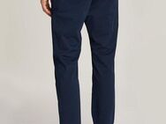 Tommy Jeans Chinohose TJM AUSTIN CHINO Markenlogo an Gesäß- und Eingriffstasche
