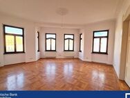 Großzügige Eleganz: Charmante 5-Raum-Wohnung mit Balkon, Tageslichtbad und Wohlfühlgarantie - Halle (Saale)