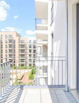 Lichtdurchflutete Wohlfühloase mit sonnigem Balkon und moderner Einbauküche - großzügig & elegant wohnen - Frankfurt (Main)