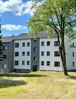 Kurzfristig freiwerdend: 3-Zimmerwohnung mit Balkon *Gebäude 2025 energetisch saniert* - Oberviechtach