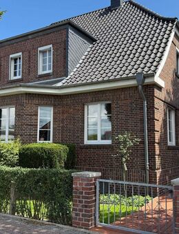 IMMOBILIEN GUMNIOR präsentiert: sanierte Altbauwohnung mit Garten und PKW Stellplatz in zentraler Lage von Neuenkirchen - Neuenkirchen (Nordrhein-Westfalen)