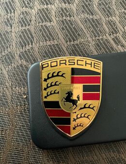 Porsche Haubenwappen guter Zustand - Duisburg