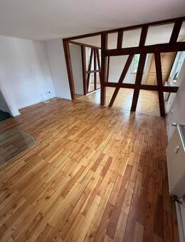 Charmante 5 Zimmer Wohnung im Herzen von Welzheim, Einbauküche und Terrasse - Welzheim
