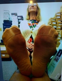 Welche alte Oma gerne Auch sehr Alte Oma hatt noch Nylonstrumpfhosen und Nylonstrümpfe - Bremerhaven