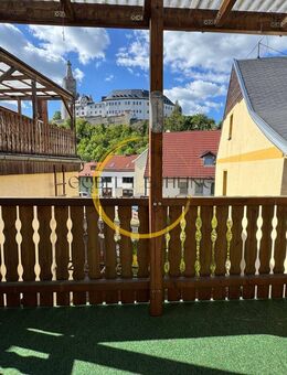 Geräumige 2- Zimmer Wohnung mit Balkon, Einbauküche und Blick auf die Osterburg - Weida