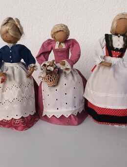Drei Trachtenpuppen, Rupfenpuppen im Set - Kassel