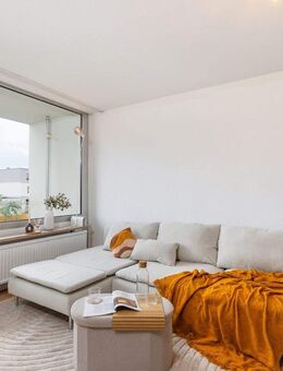Bezugsfrei | Sonnige 3-Zimmer-Wohnung mit Süd-Balkon, Aufzug & Tiefgarage -Licht, Lage, Lebensfreude - Köln