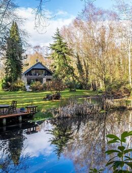 Großes Wohnhaus mit parkähnlichem Garten in gefragter stadtnaher Lage - Edewecht