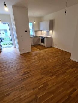 Charmante 2-Zimmer-Wohnung mit Terrasse, Gartenanteil & TG-Stellplatz in Jenfeld! - Hamburg