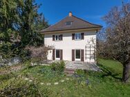 Mit Potenzial zur Familienvilla: Charmantes, geräumiges Einfamilienhaus von 1929 - München