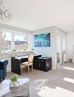 Lichtdurchflutete und unvermietete Wohnung mit 2 Balkonen - Waldenbuch