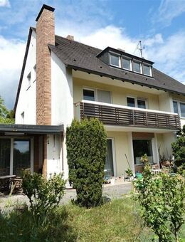 Sanierungsbedürftiges Zweifamilienhaus in renommierter Lage ! Plus traumhaftes Grundstück ! - Rückersdorf (Bayern)