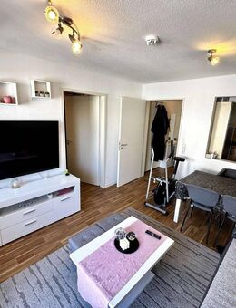 Charmante Zwei-Zimmerwohnung mit sonnigem Balkon erwartet Sie im zentralen Teltow - Teltow