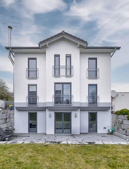 Stilvolles Traumhaus mit Garten in Grenzach-Wyhlen: großzügige Bauweise & beste Lage - Grenzach-Wyhlen